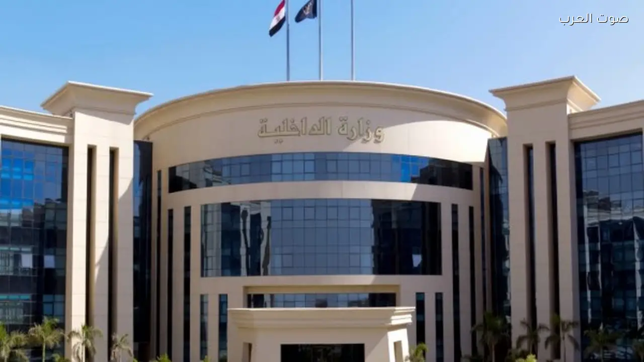 إخوانيون يروجون لمكالمة إباحية مزعومة لضابط شرطة