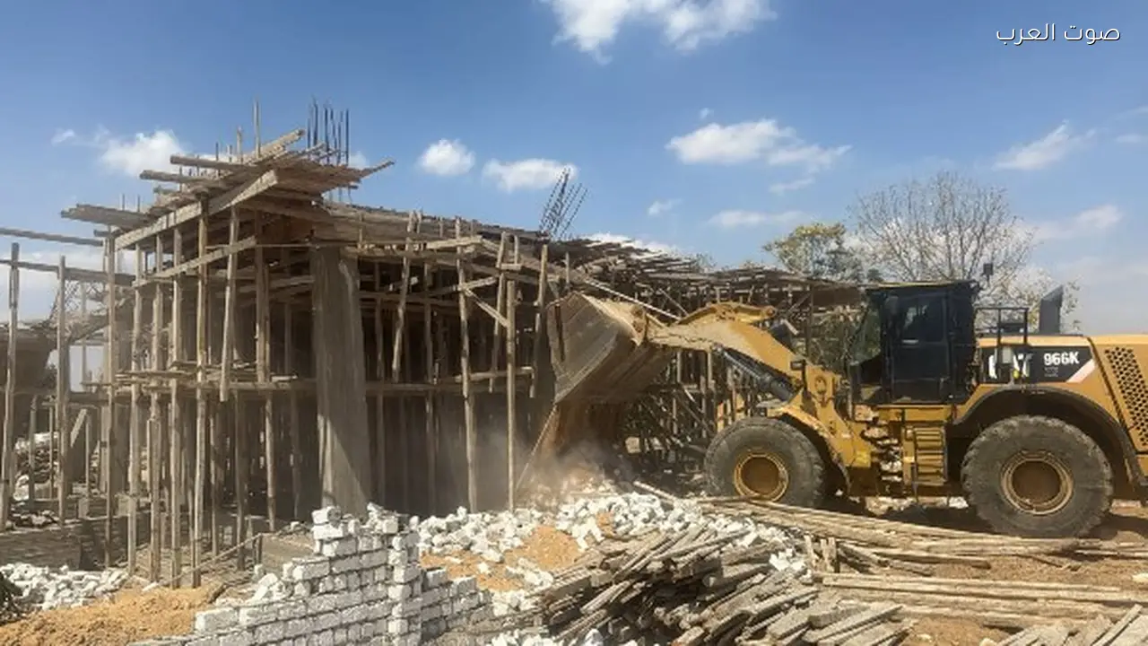 إزالة مخالفات بناء على 16 فدانًا في العبور الجديدة