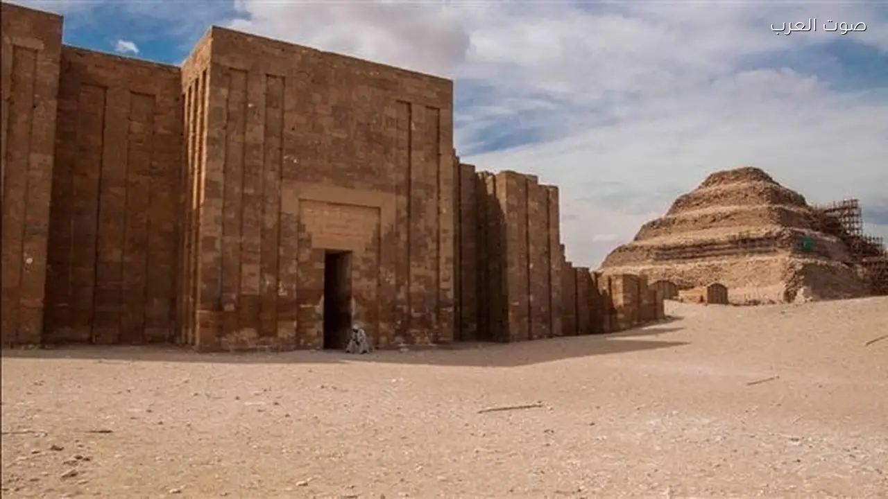 إقالة المتورطين في حادث تسلق توابيت بسيرابيوم سقارة