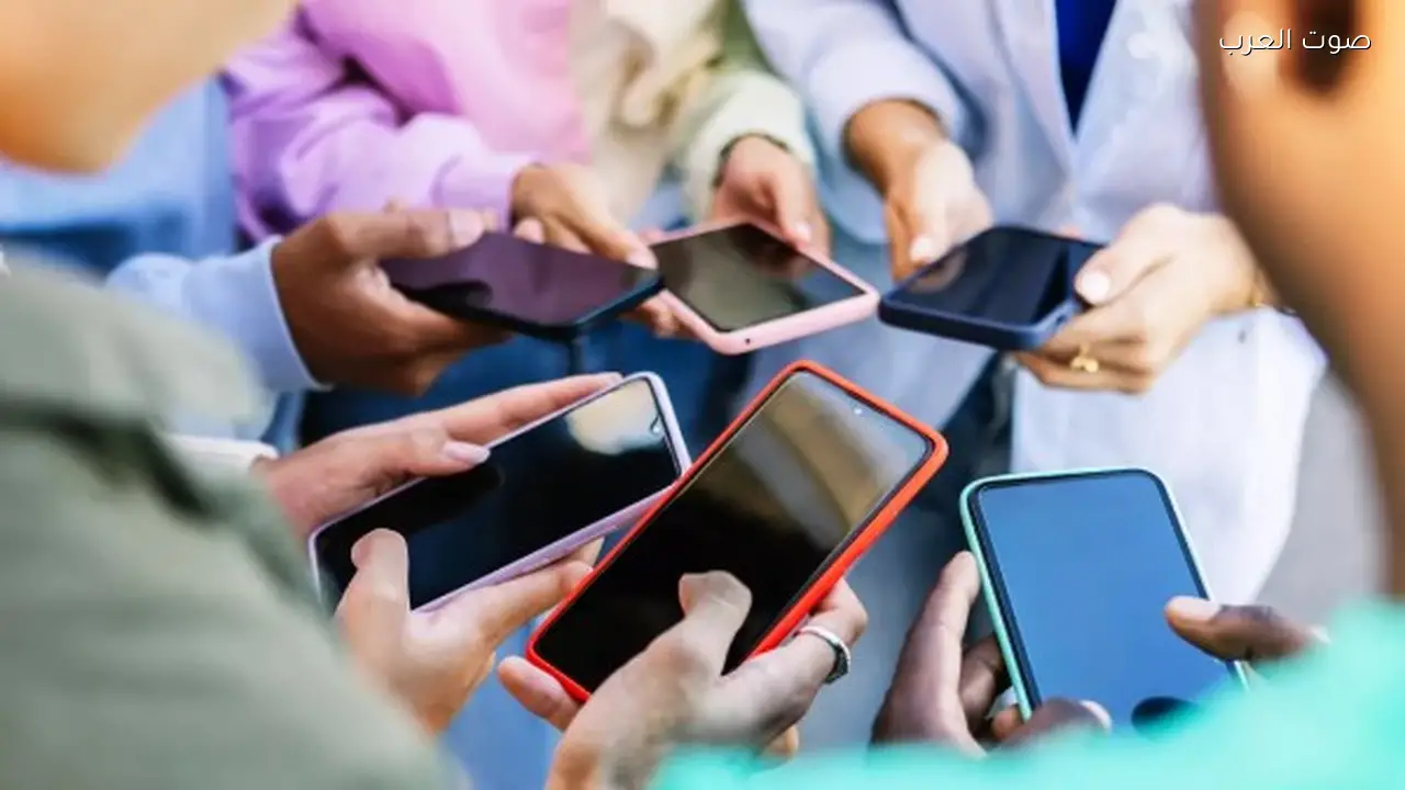 إندونيسيا تحظر وسائل التواصل الاجتماعي لمن هم دون 16 عاماً