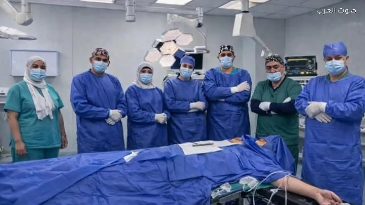إنقاذ طفل بعد اختراق جسم معدني لرقبته في مستشفى العجوزة