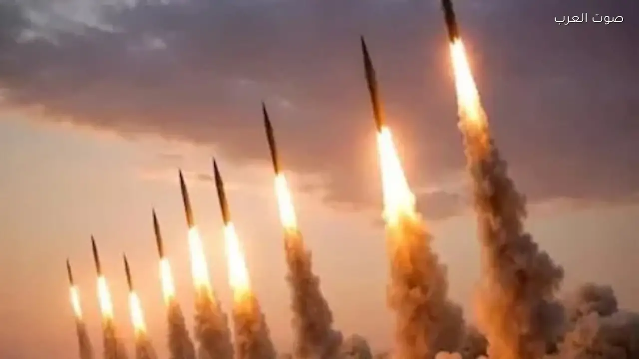 إيران تعلن عن تنفيذ الموجة 54 من عملية “الوعد الصادق 4” باستخدام صاروخ سجيل