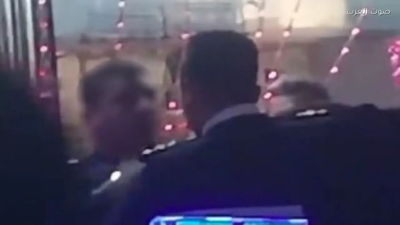 إيقاف ضابط شرطة عن العمل بعد تجاوز بحق مواطن