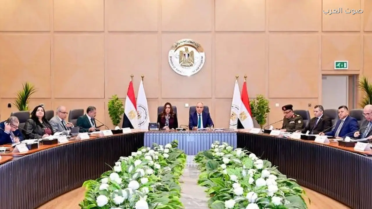 اجتماع اللجنة العليا لتراخيص الشواطئ برئاسة وزير الري