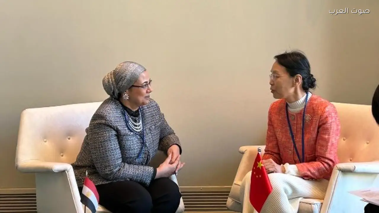 اجتماع بين المستشارة أمل عمار ونائبة رئيس اتحاد نساء الصين لتعزيز التعاون