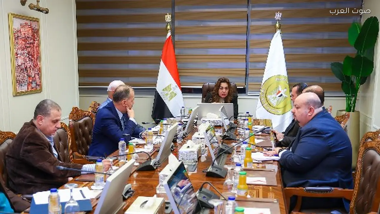اجتماع وزيرة التنمية المحلية لمناقشة رؤية 2026-2030