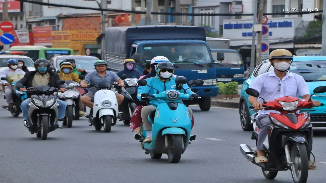 ارتفاع أسعار البنزين يدفع البعض للتفكير في السيارات الكهربائية