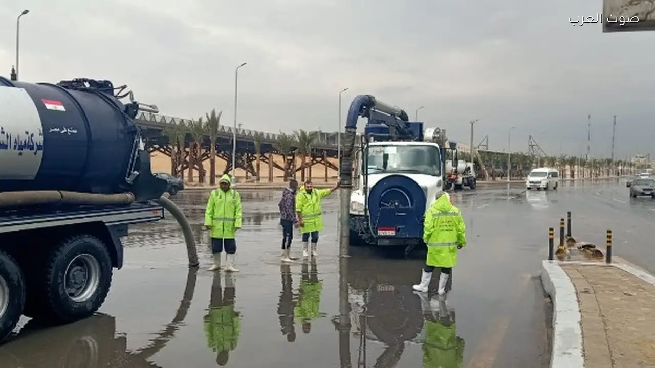 استمرار انتشار معدات وفرق الطوارئ في الجيزة