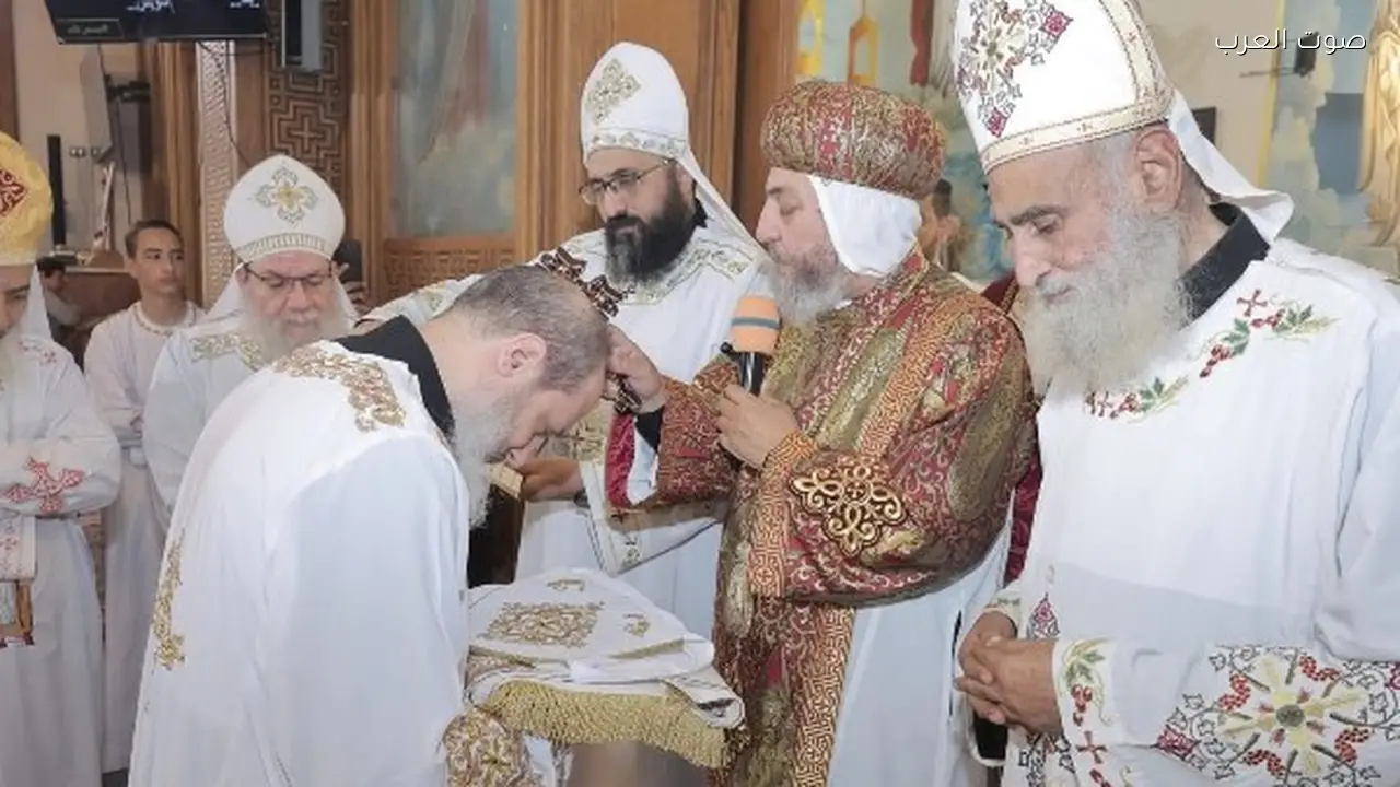 الأنبا إنيانوس يرسم قمصًا جديدًا في كنيسة مار مرقس ببني مزار