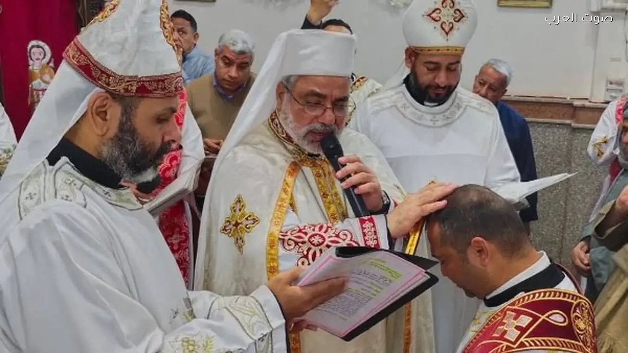 الأنبا عمانوئيل يمنح مكاريوس وهيب درجة الدياكونية