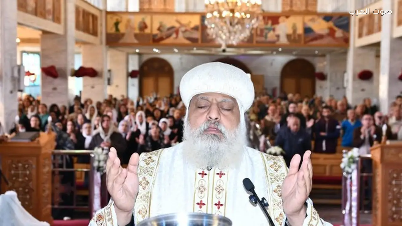 الأنبا ميخائيل يقيم قداس الذكرى الثانية لرحيل الأنبا بيسنتي