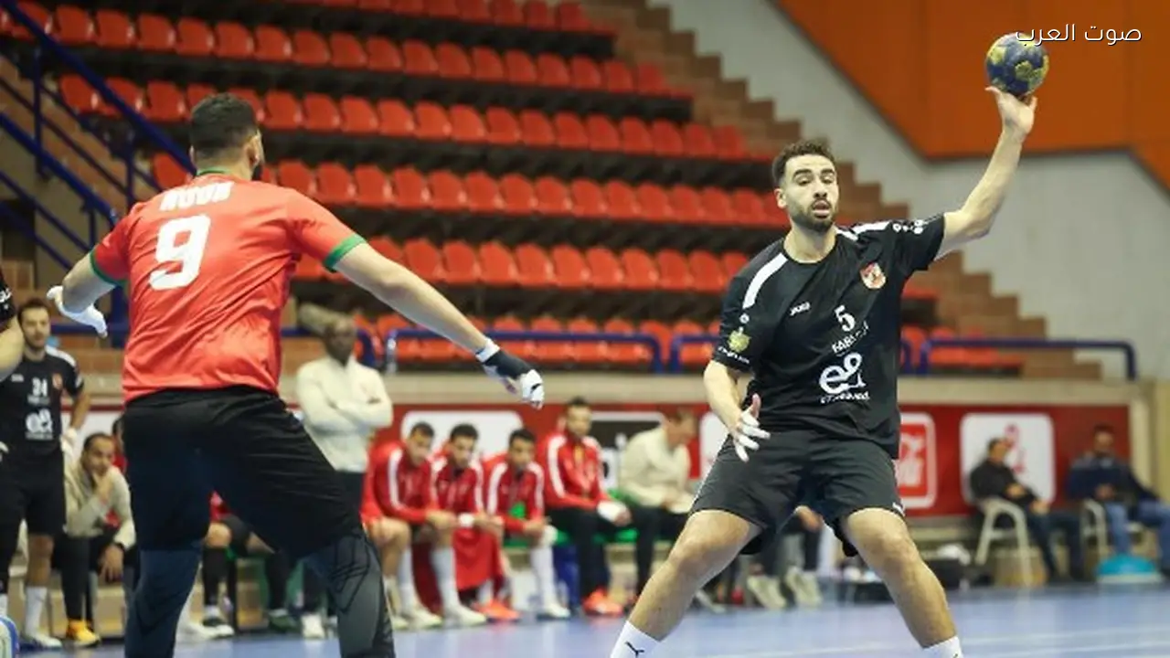 الأهلي يحقق فوزاً كبيراً على سبورتنج في دوري اليد
