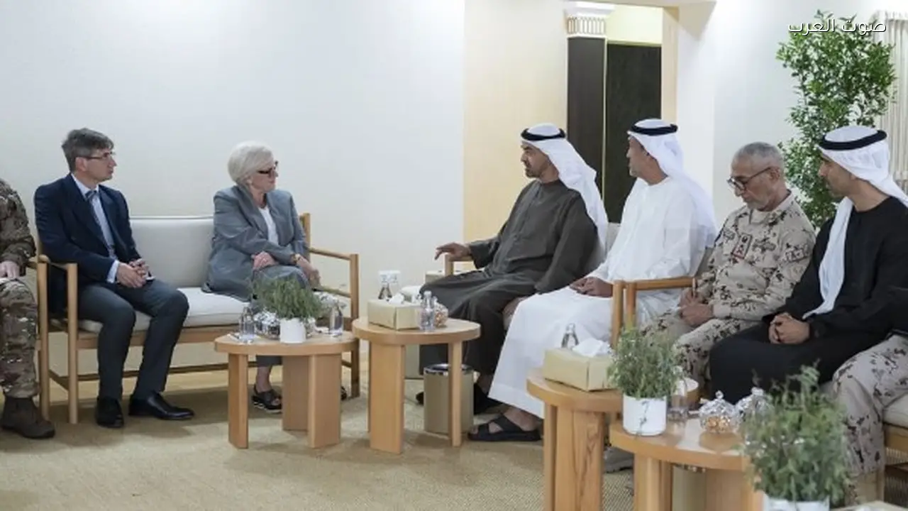 الإمارات وفرنسا تبحثان تعزيز التعاون الدفاعي والأوضاع الإقليمية