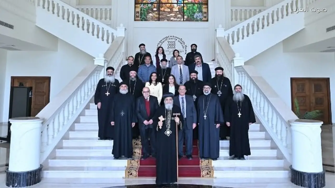 البابا تواضروس يجتمع مع ممثلي المعاهد الكنسية الخامسة