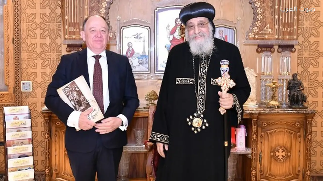 البابا تواضروس يستعرض تاريخ الكنيسة القبطية مع السفير الأرجنتيني