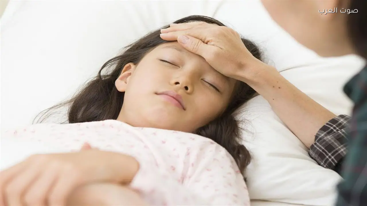 التهاب السحايا يبدأ بأعراض بسيطة ويشكل خطرًا كبيرًا