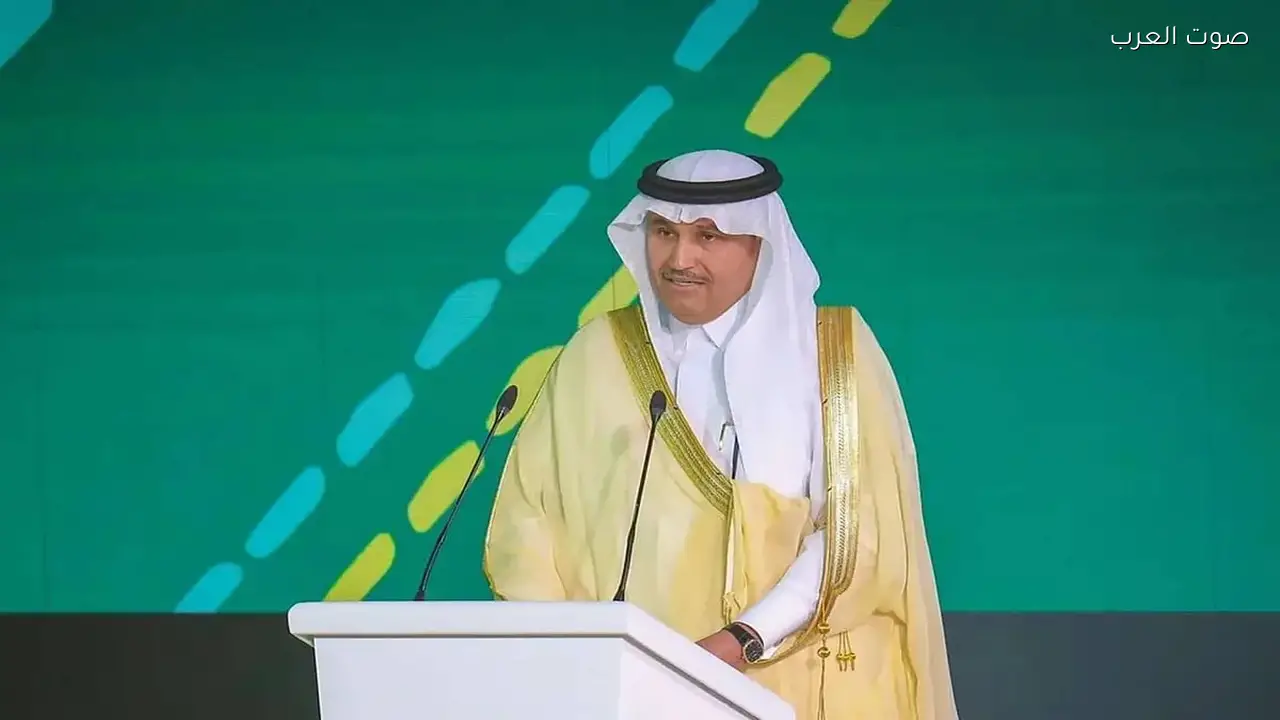 الجاسر يبحث مع “ميرسك” تحسين جاهزية الموانئ السعودية