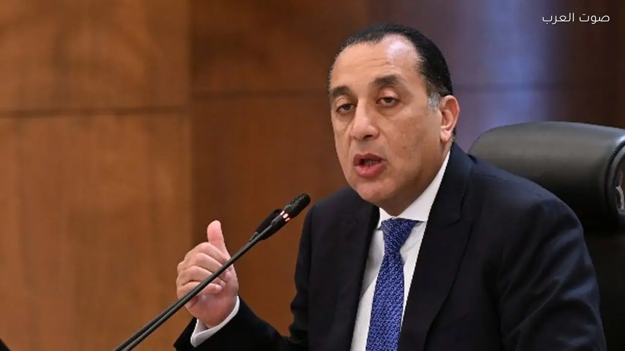 الحكومة تدرس العمل عن بعد وتبكير غلق المحلات