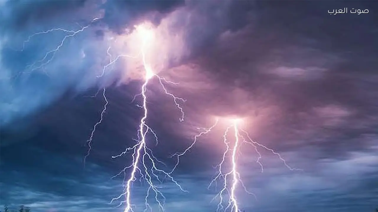 «الدفاع المدني» ينبه المواطنين لاتباع تعليمات السلامة خلال العواصف الرعدية