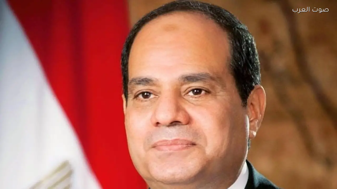 الرئيس السيسي يعود إلى مصر بعد رسائل من أبوظبي والدوحة