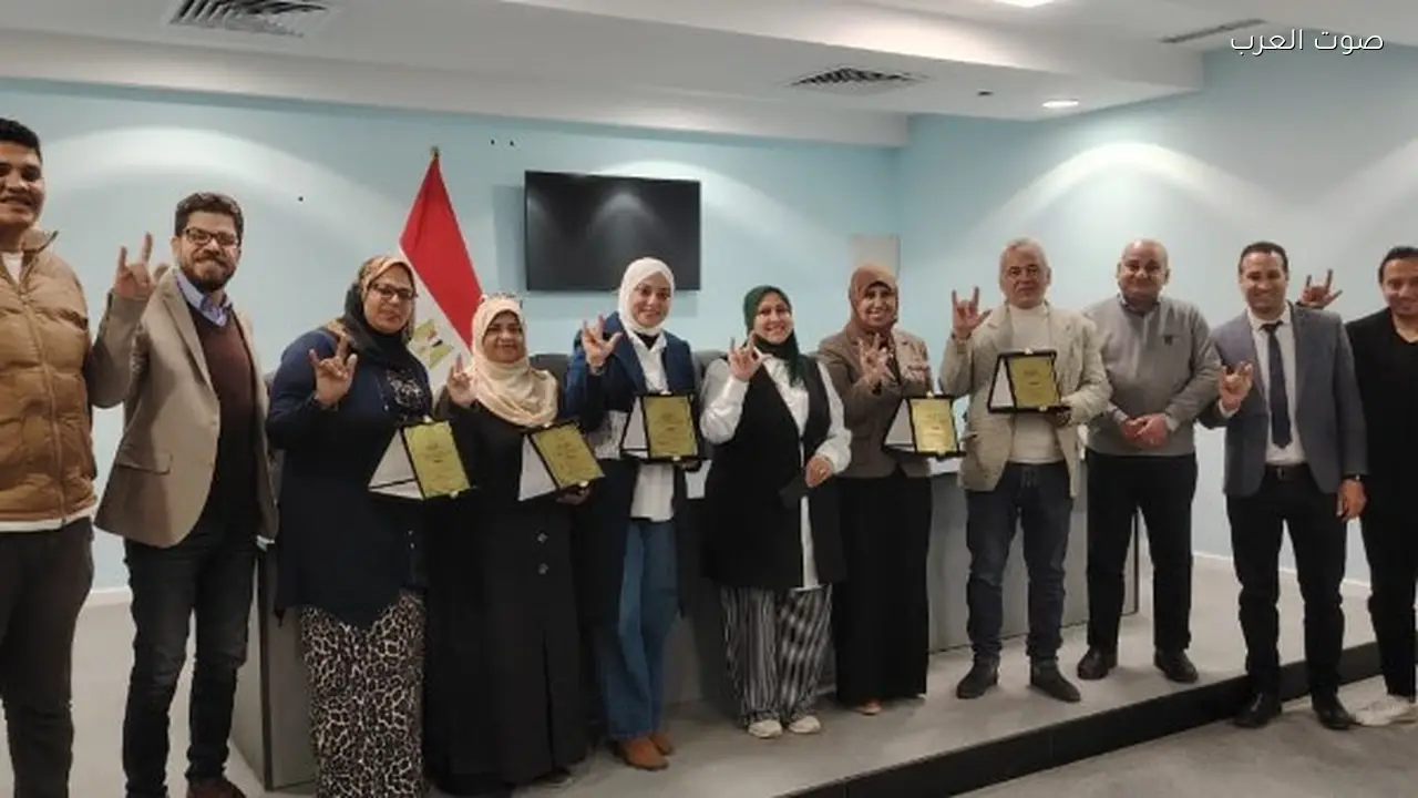 الرعاية الصحية تطلق مبادرة لتعليم لغة الإشارة في السويس