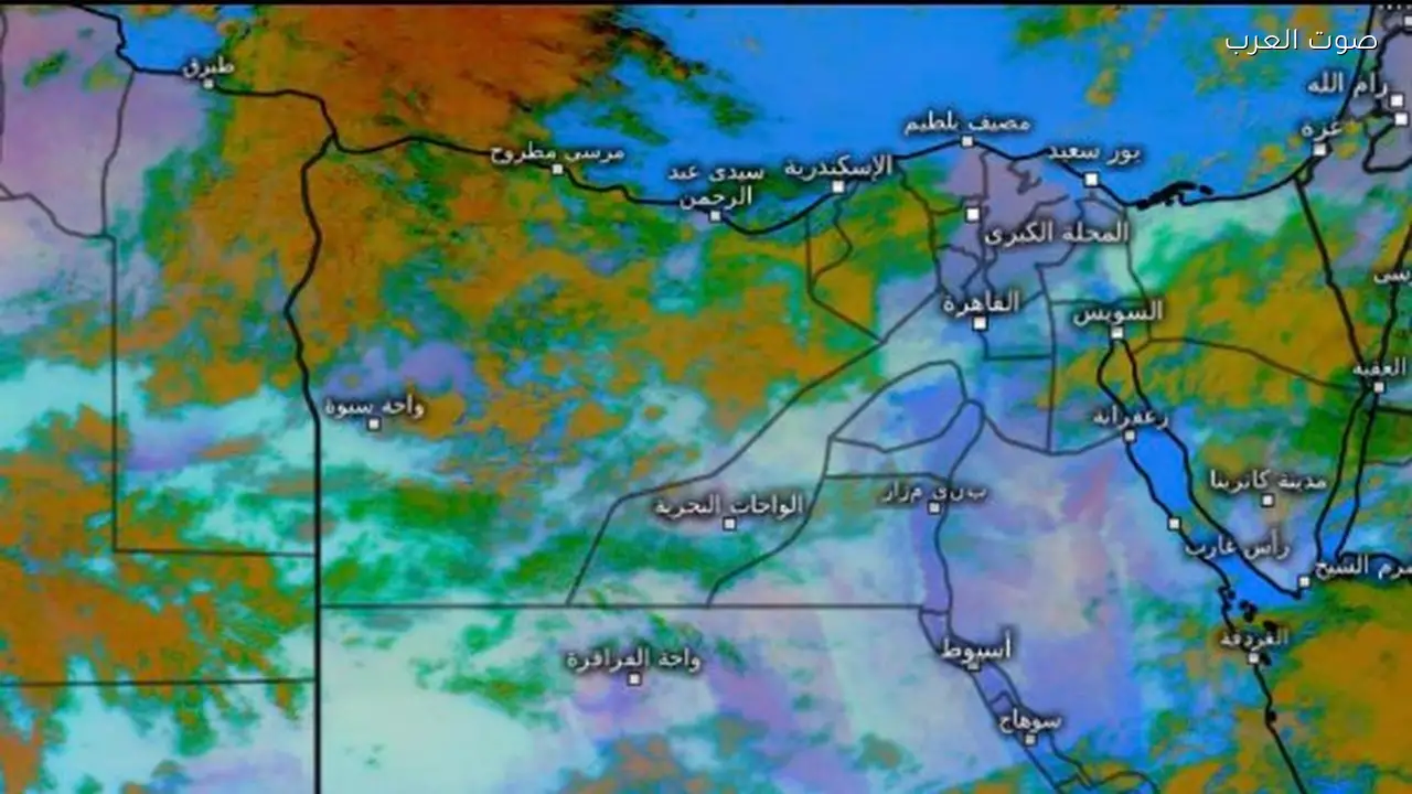 السحب الرعدية تصل السلوم والأرصاد تحذر من سيول وبرد