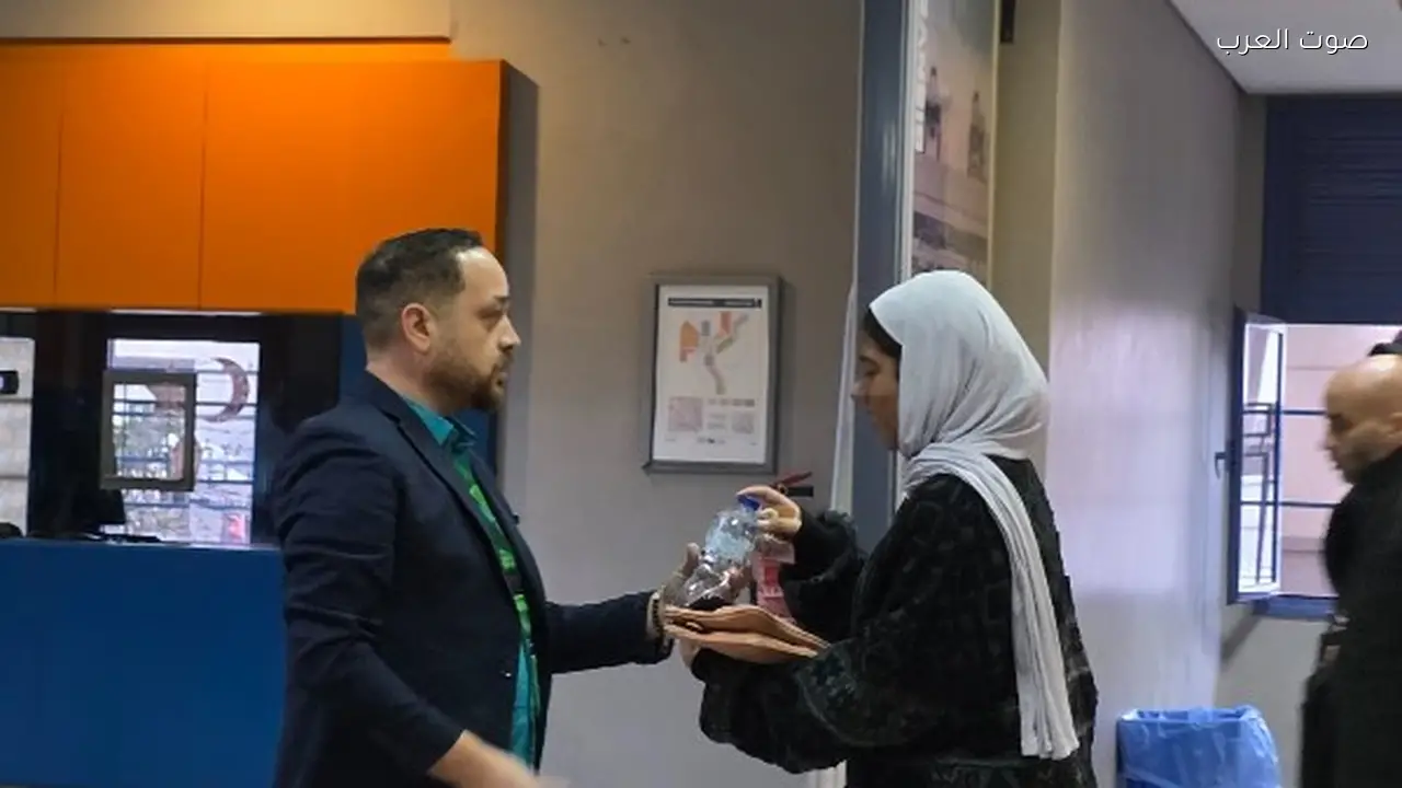 الشركة الفرنسية تقدم التمر والمياه لركاب الخط الثالث وقطار العاصمة في رمضان