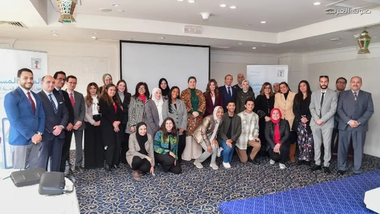 “الطفولة والأمومة يناقش مع الأطفال مخاطر الإنترنت واستخدام وسائل التواصل”