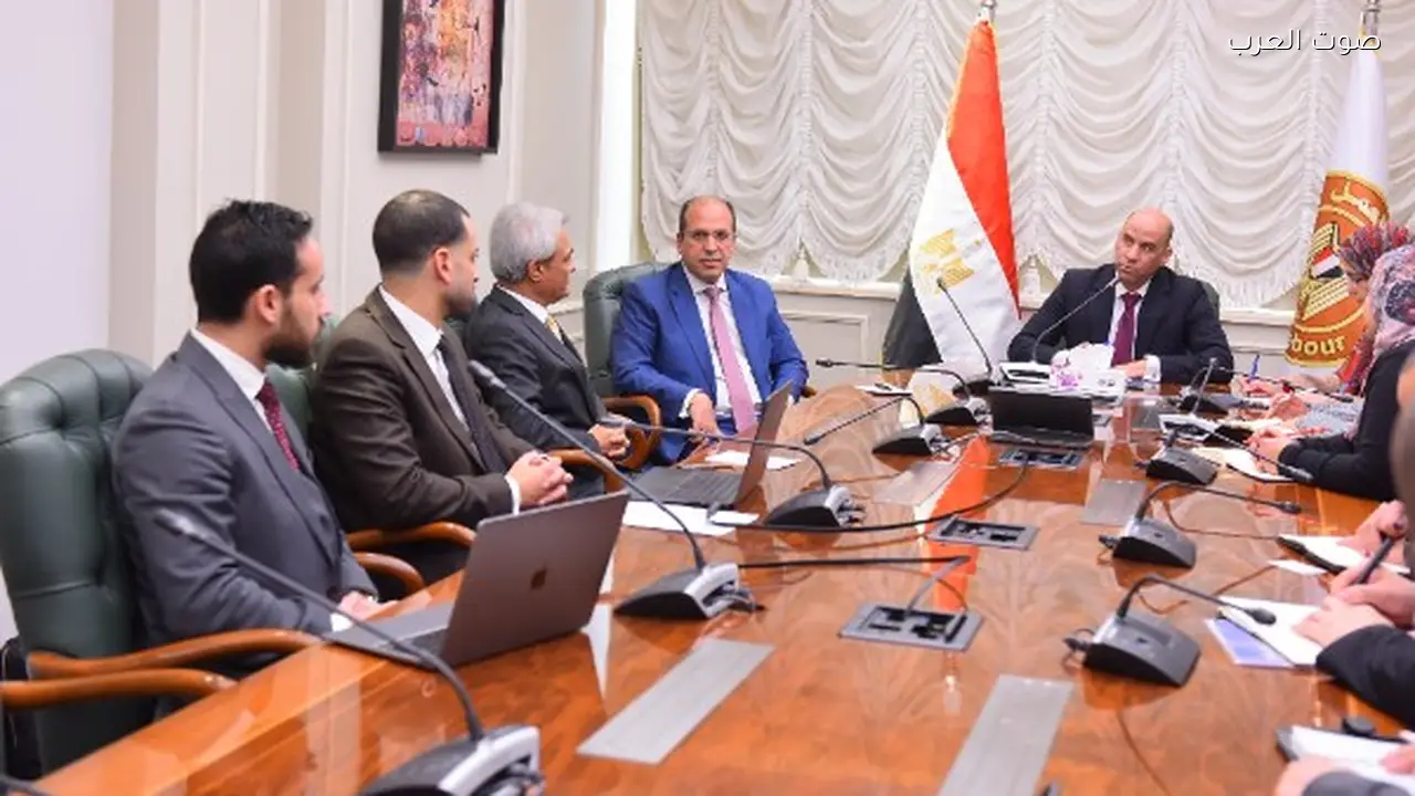 العمل تستعرض تجارب دولية ناجحة في تدريب وتأهيل الشباب