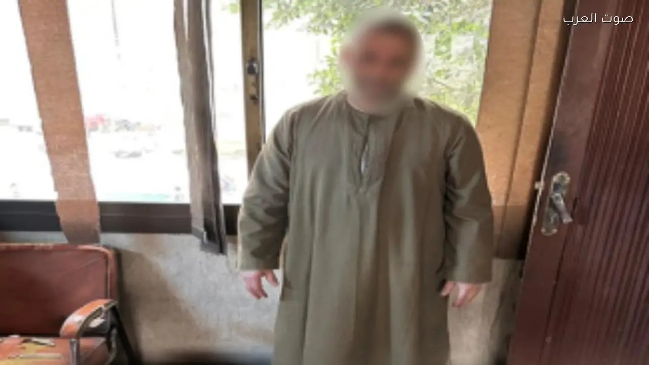 القبض على مالك مخبز يجمع بطاقات التموين من المواطنين