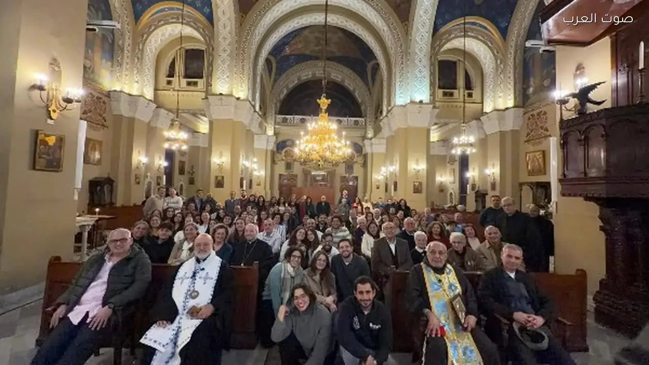 المطران شامي يترأس صلاة المدائح للعذراء مريم