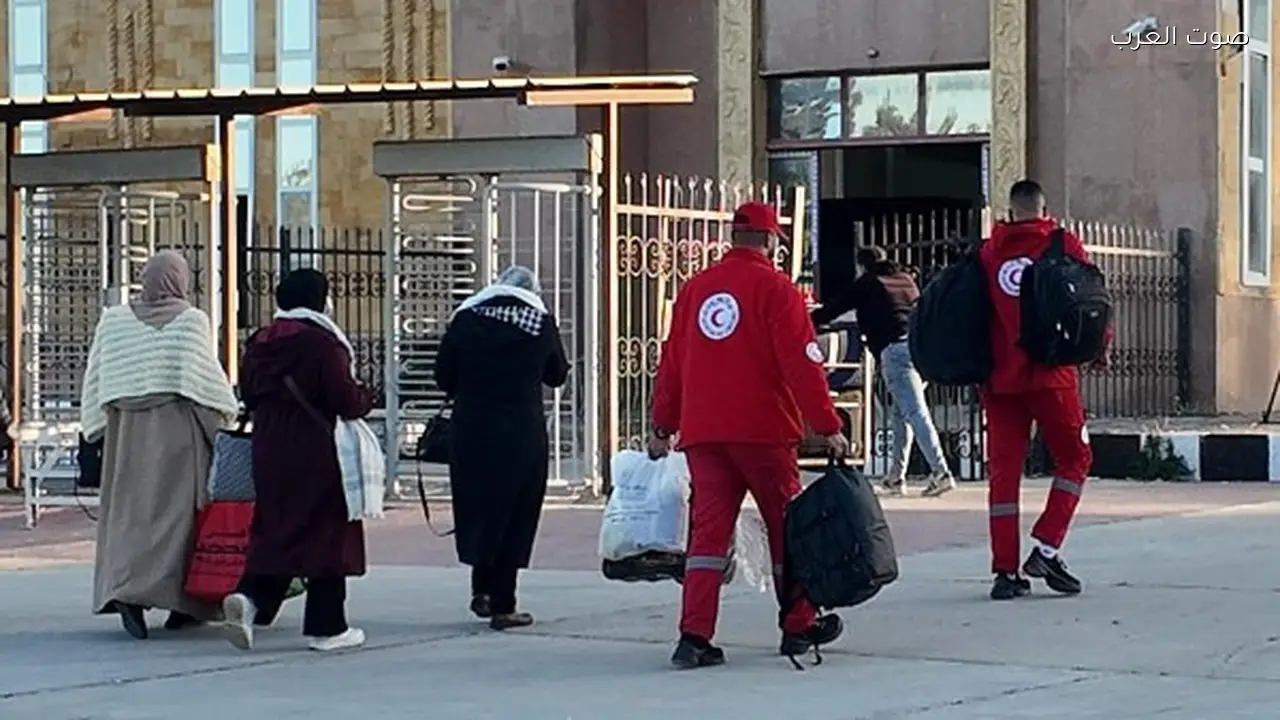 الهلال الأحمر يرسل 2,820 طن مساعدات إنسانية لفلسطين