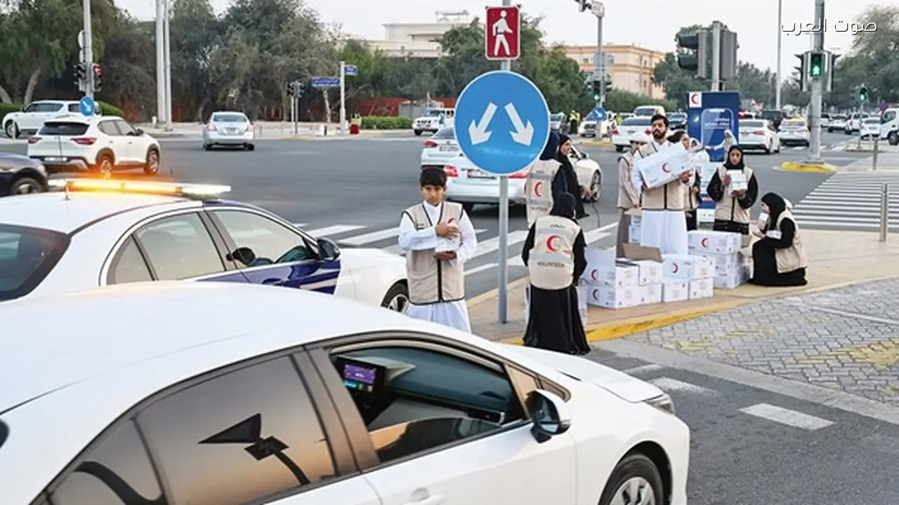 الهلال يوزع 91000 وجبة إفطار في أبوظبي