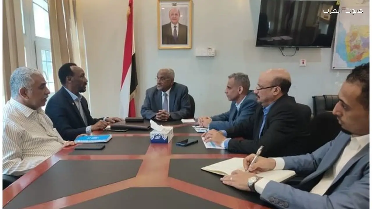 اليمن يناقش مع برنامج الأغذية العالمي التدخلات الإنسانية في المحافظات