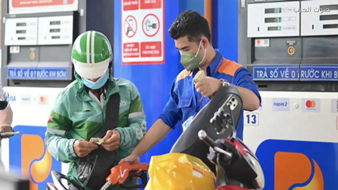 انخفاض سعر بنزين E5RON92 وارتفاع سعر بنزين RON95-III في مارس