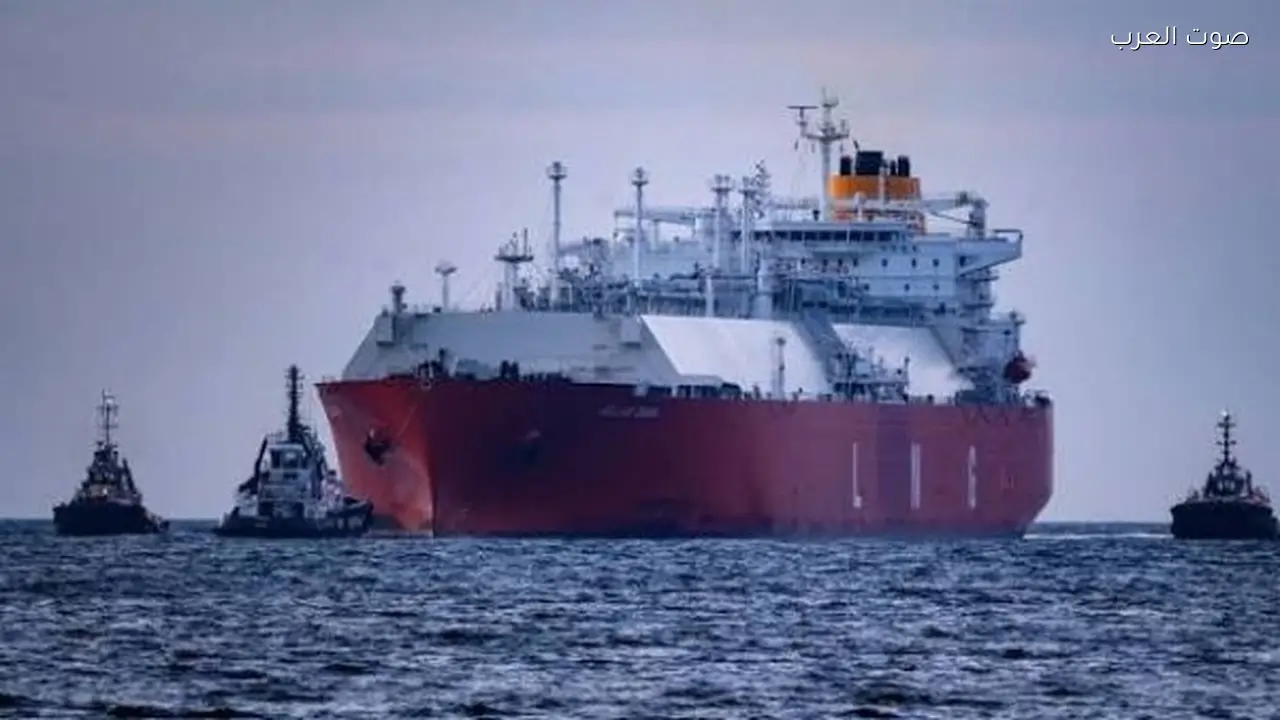 انفجار قرب ناقلة نفط يؤدي إلى تسرب نفطي محتمل قبالة سواحل الكويت