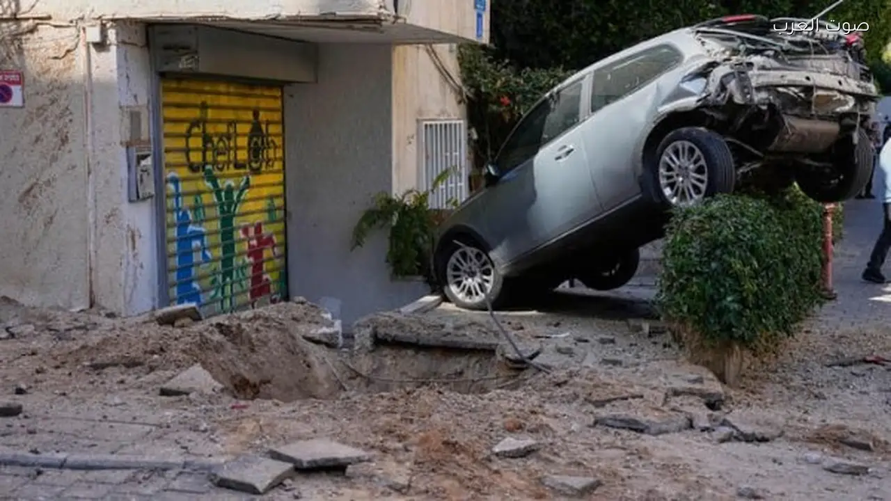 انفجارات وإصابات في تل أبيب والجيش الإسرائيلي يهاجم إيران