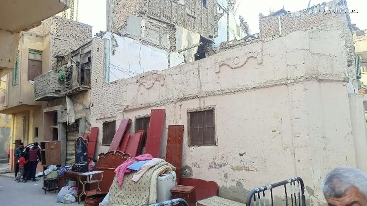 انهيار جزئي لمنزل سكني بالمحلة دون إصابات