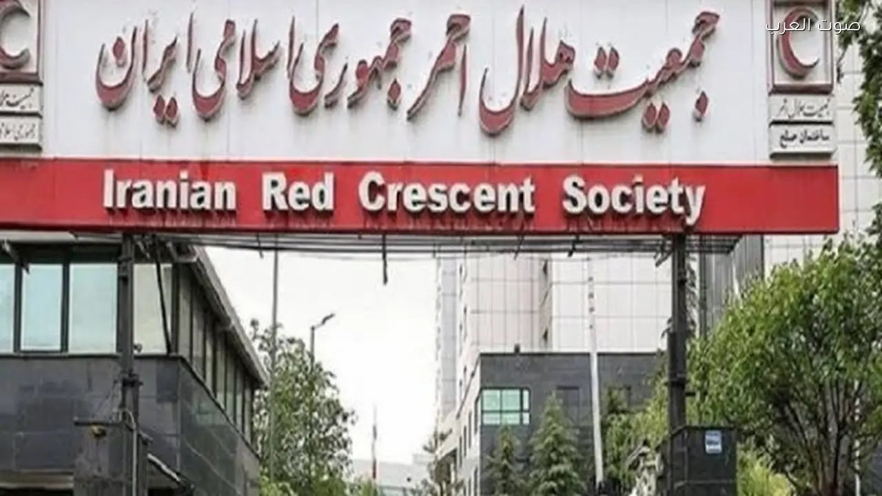 تدمير مبنى الهلال الأحمر في مهاباد غرب إيران