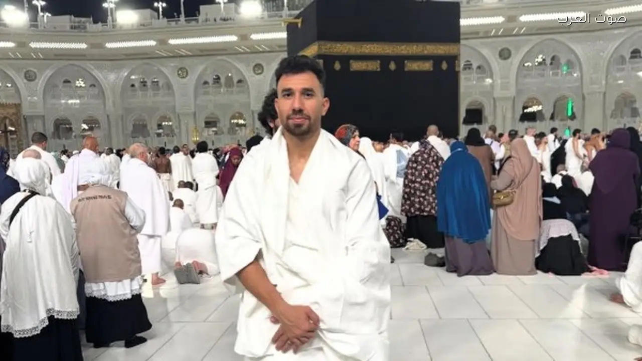 تريزيجيه يؤدي مناسك العمرة بعد مباراة السعودية