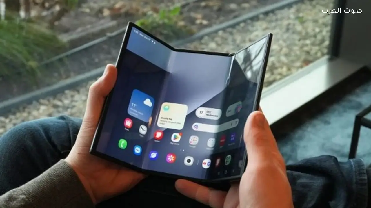 تسريب يكشف عن هاتف ثلاثي الطي وجهاز منزلق من سامسونج