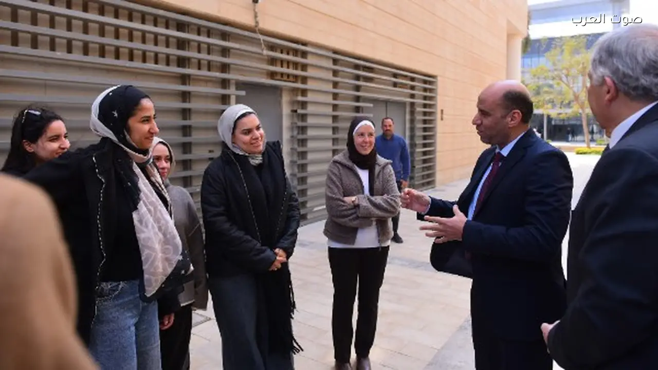 تسليم عقود توظيف لذوي الهمم لدمجهم في سوق العمل