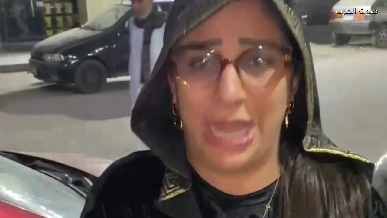 تشويه سيارة صحفية خلال تأدية مهامها المهنية