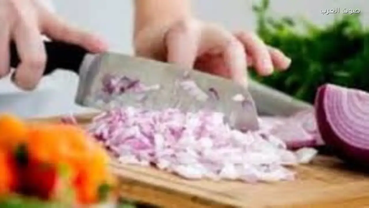 تقطيع البصل يؤثر على نكهة الطعام بشكل كبير