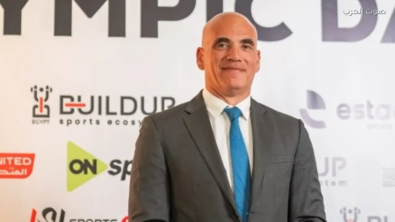 تهنئة وزير الرياضة لشريف القماطي بفوزه برئاسة الاتحاد العربي للتجديف