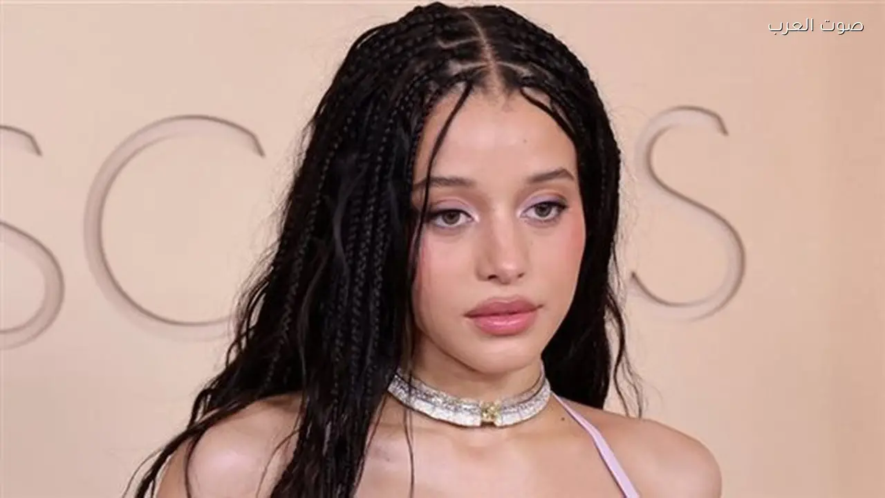 توافد النجوم على السجادة الحمراء لحفل الأوسكار 98