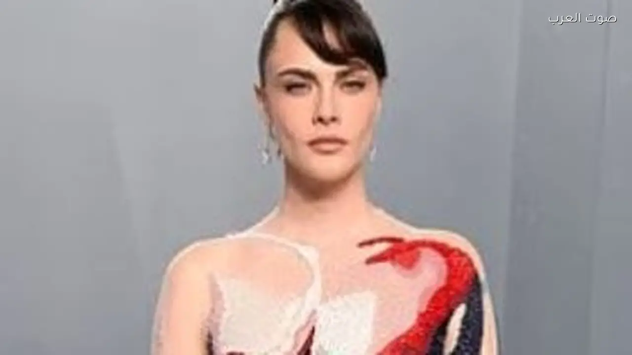 جائزة أغرب إطلالة تذهب إلى كارا ديليفين في حفل أوسكار فانيتي فير