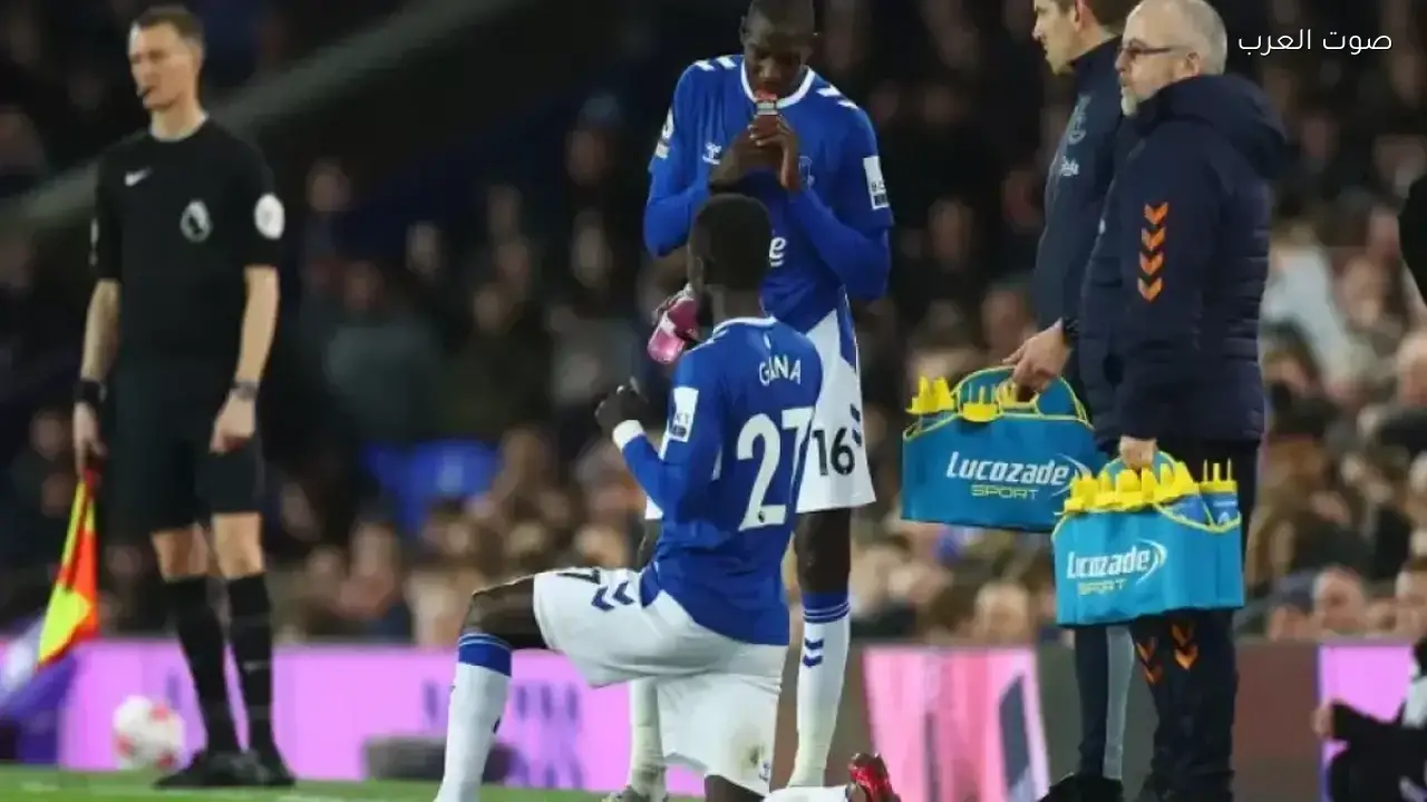 جدل واسع حول توقف مباراة في الدوري الإنجليزي لإفطار اللاعبين الصائمين