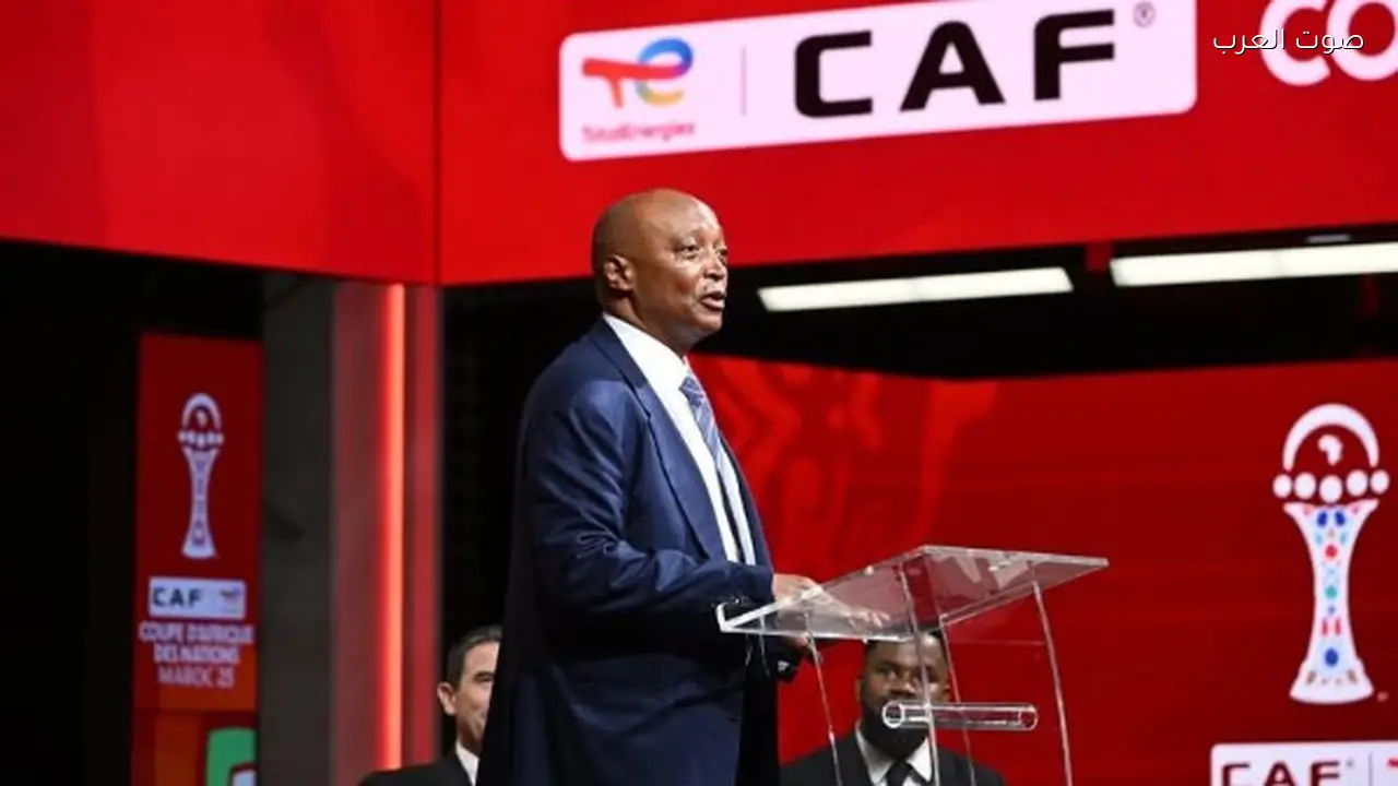 جماهير السنغال تعبر عن غضبها من زيارة رئيس الكاف موتسيبي