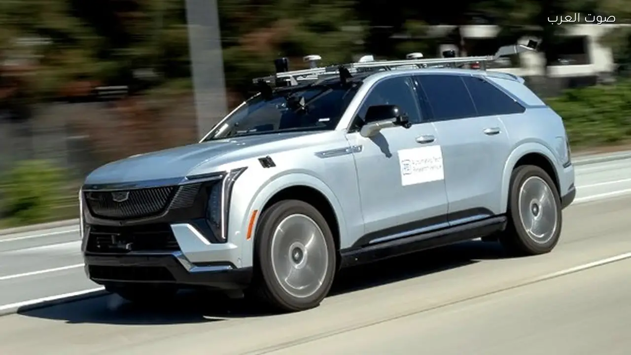 جنرال موتورز تطور تقنية تحول الزجاج الأمامي إلى شاشة سينما